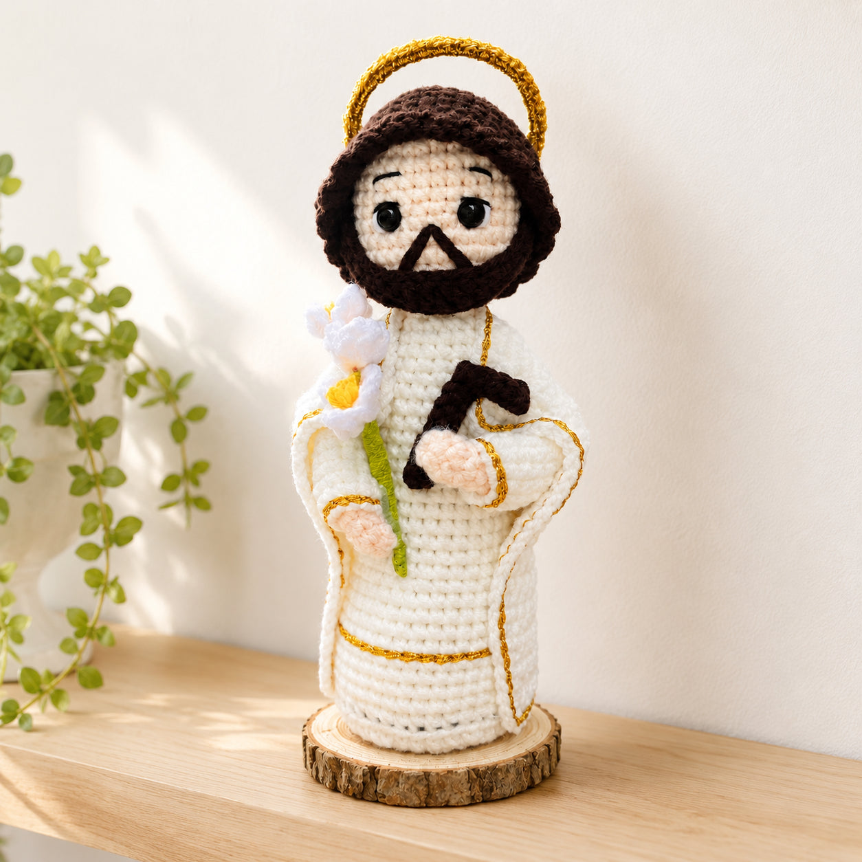 Handmade Crochet Saint Joseph Doll with Lily Flower and Carpenter’s Tool – Catholic Amigurumi Religious Figurine, Christian Home Altar Decor, Prayer Corner Gift, First Communion, Baptism and Confirmation Keepsake CR12