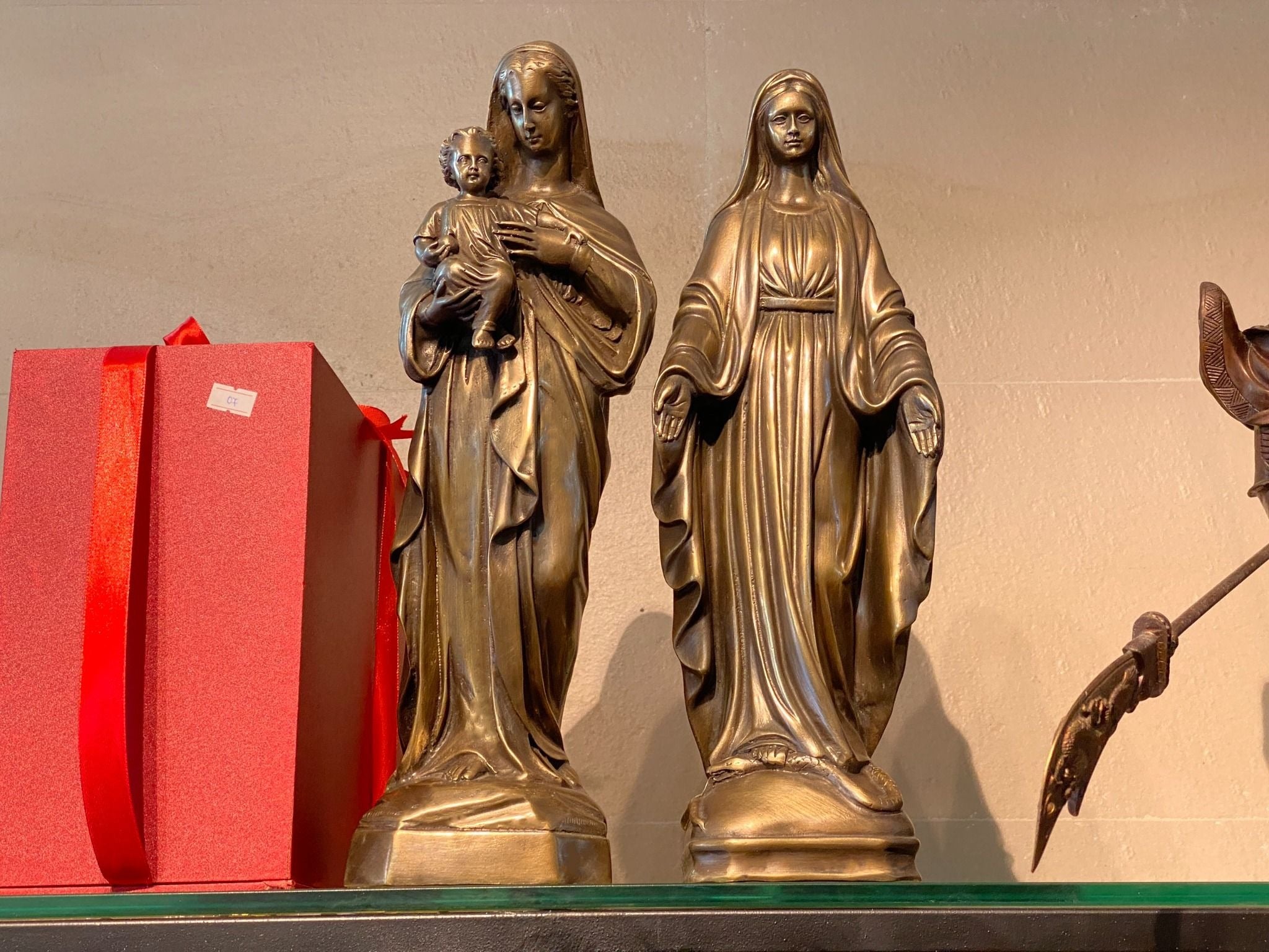 Antique Bronze Blessed Virgin Mary & Baby Jesus Statue with Our Lady of Grace, Religious Sculpture for Home Decoration