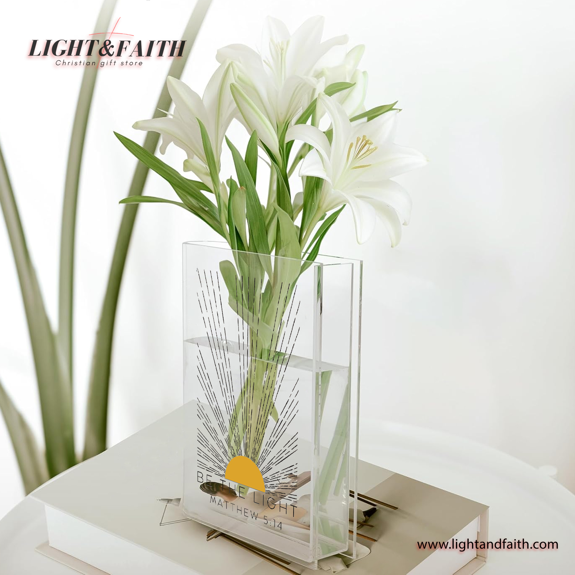 Be The Light Matthew 5:14 Book Vase, Christian Book Vase, Vintage Floral Book Vase, Faith Book Vase, Bible Verse Book Shaped Flower Vase, Unique Scripture Gift for Her