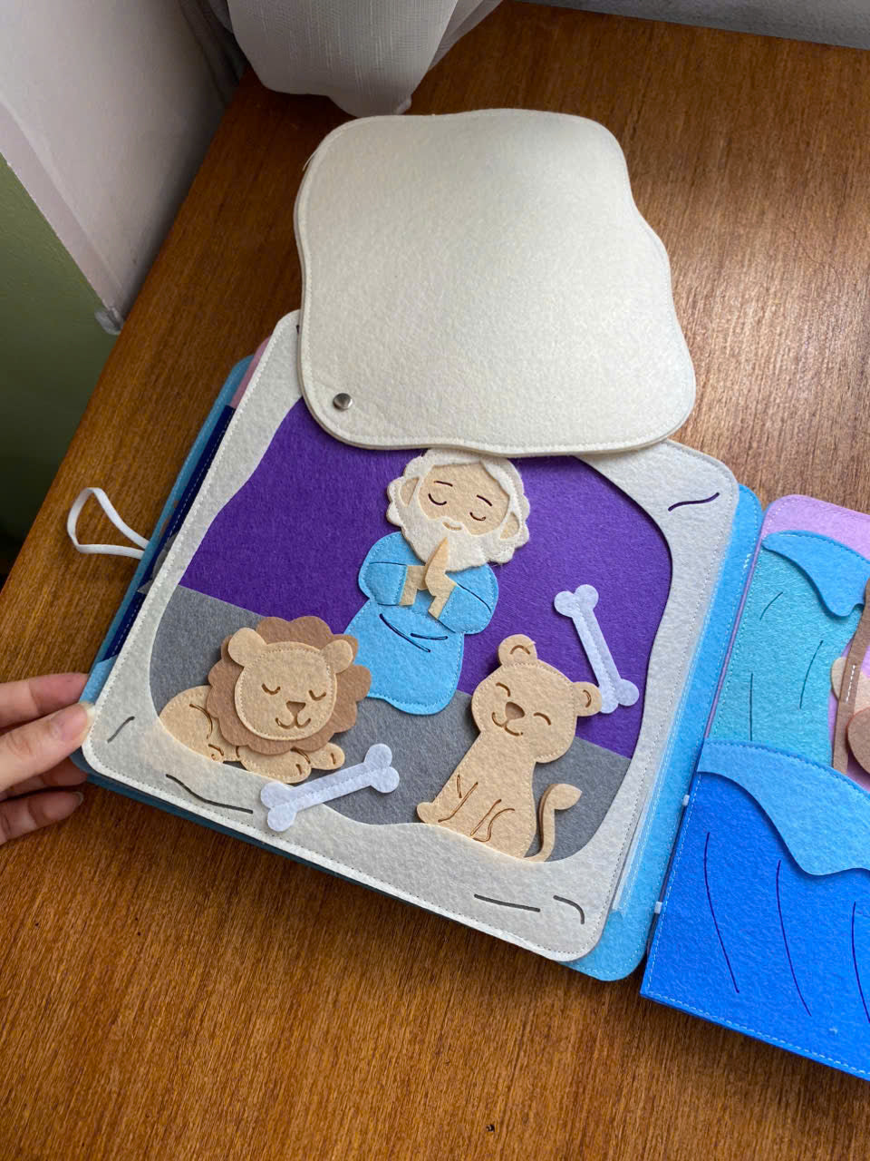 Personalized Bible Story Activity Toy, Christian Felt Busy Book, Soft Cloth Storytelling Books, Activity Books for toddlers, Baptism gifts, Montessori toys, Christian Sunday School Toys BB03